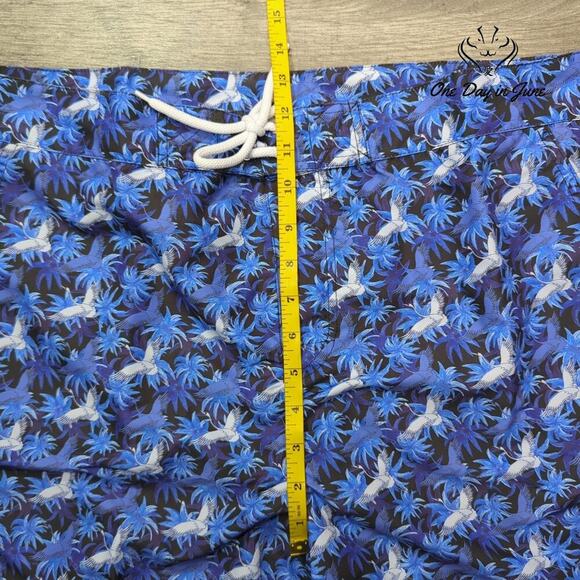 find. Board Shorts Size L - Picture 4 of 7